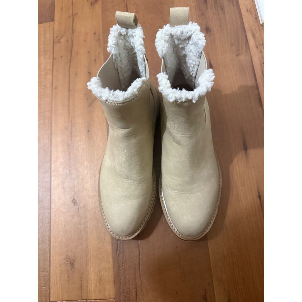 J.Crew Women Beige Faux Fur Lined Lug Sole Chelsea Boots BT281
